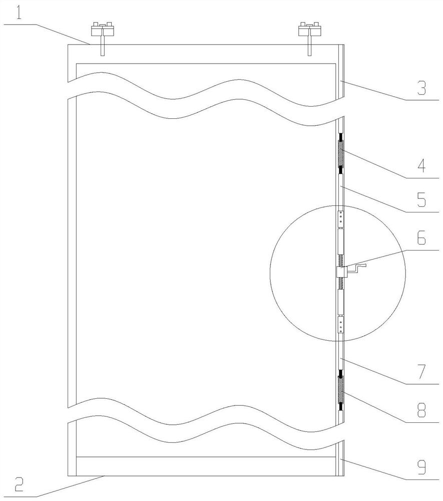 Transmission device of movable partition and adjusting method thereof