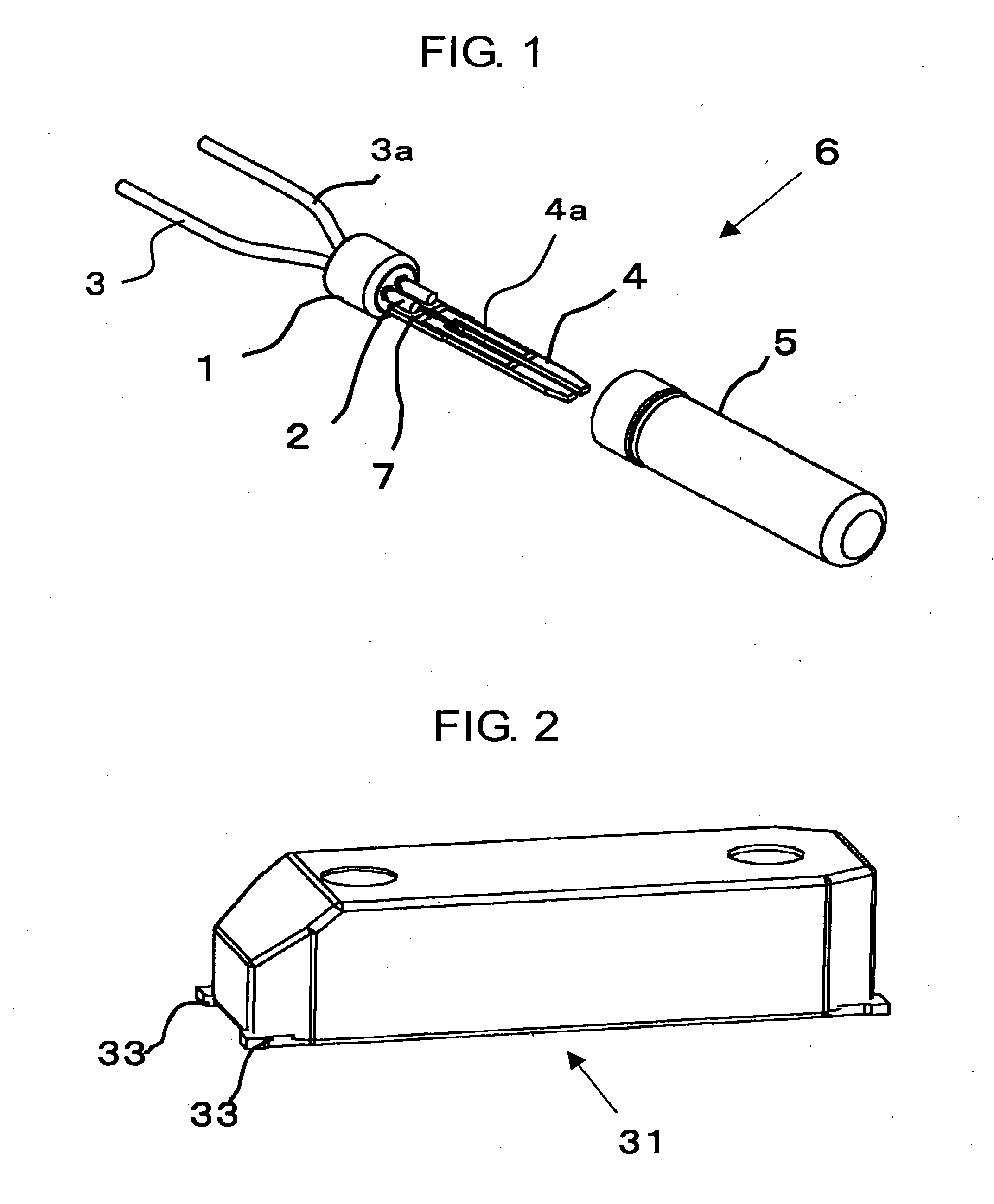 Surface mount type piezoelectric vibrator and manufacturing method of the same, an oscillator with the surface mount type piezoelectric vibrator, an electronic unit, and a wave clock