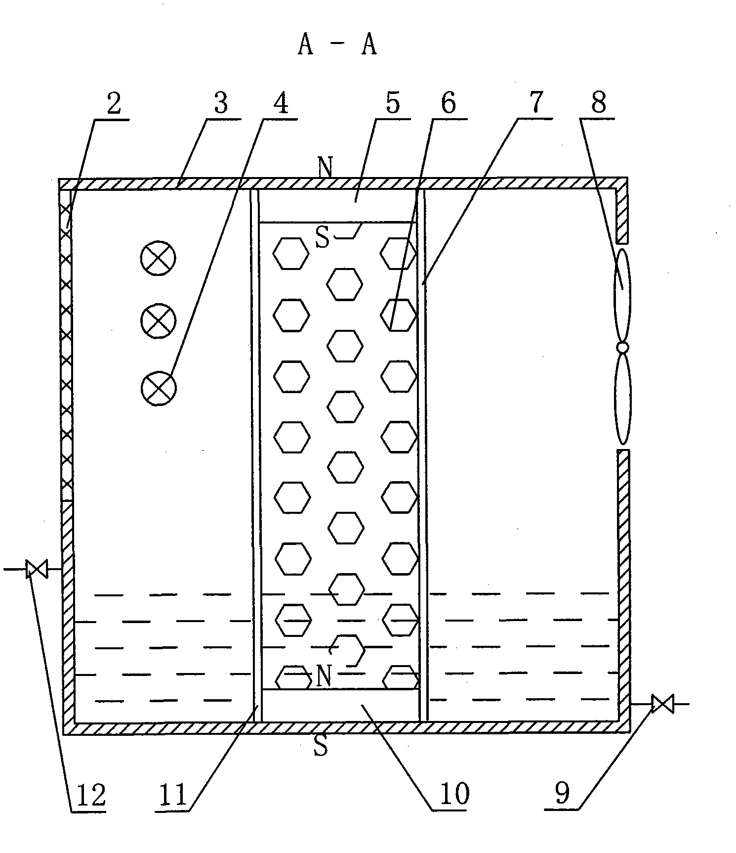 Sponge iron modified atmosphere fresh keeping device for refrigeration space