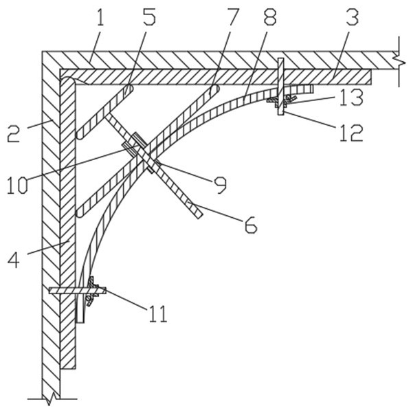 Bow cargo hold hatch corner structure of large container ship