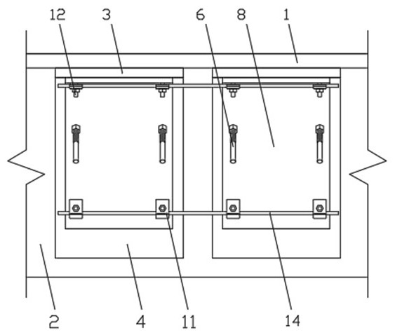 Bow cargo hold hatch corner structure of large container ship