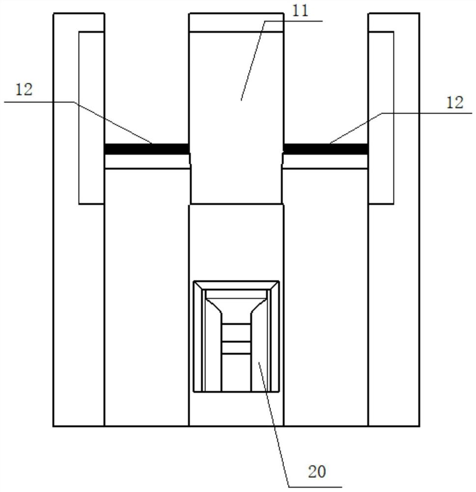 Flood discharge structure adopting bottom hole and surface hole combined flood discharge and energy dissipation