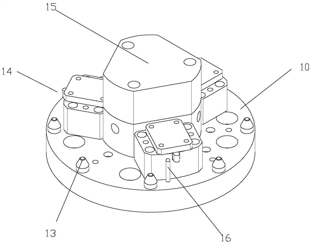 Self-centering tool suitable for gear