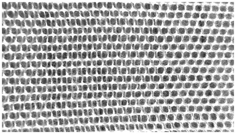 Warp-knitting-like high-performance woven mesh fabric and weaving method thereof