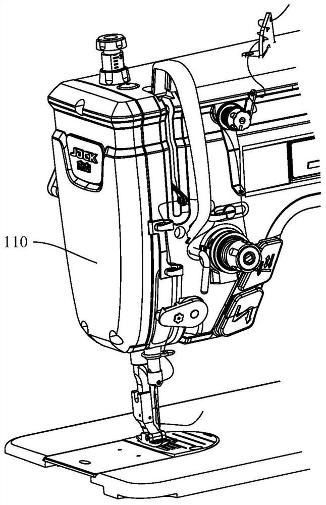 Electronic yarn trapper and sewing machine