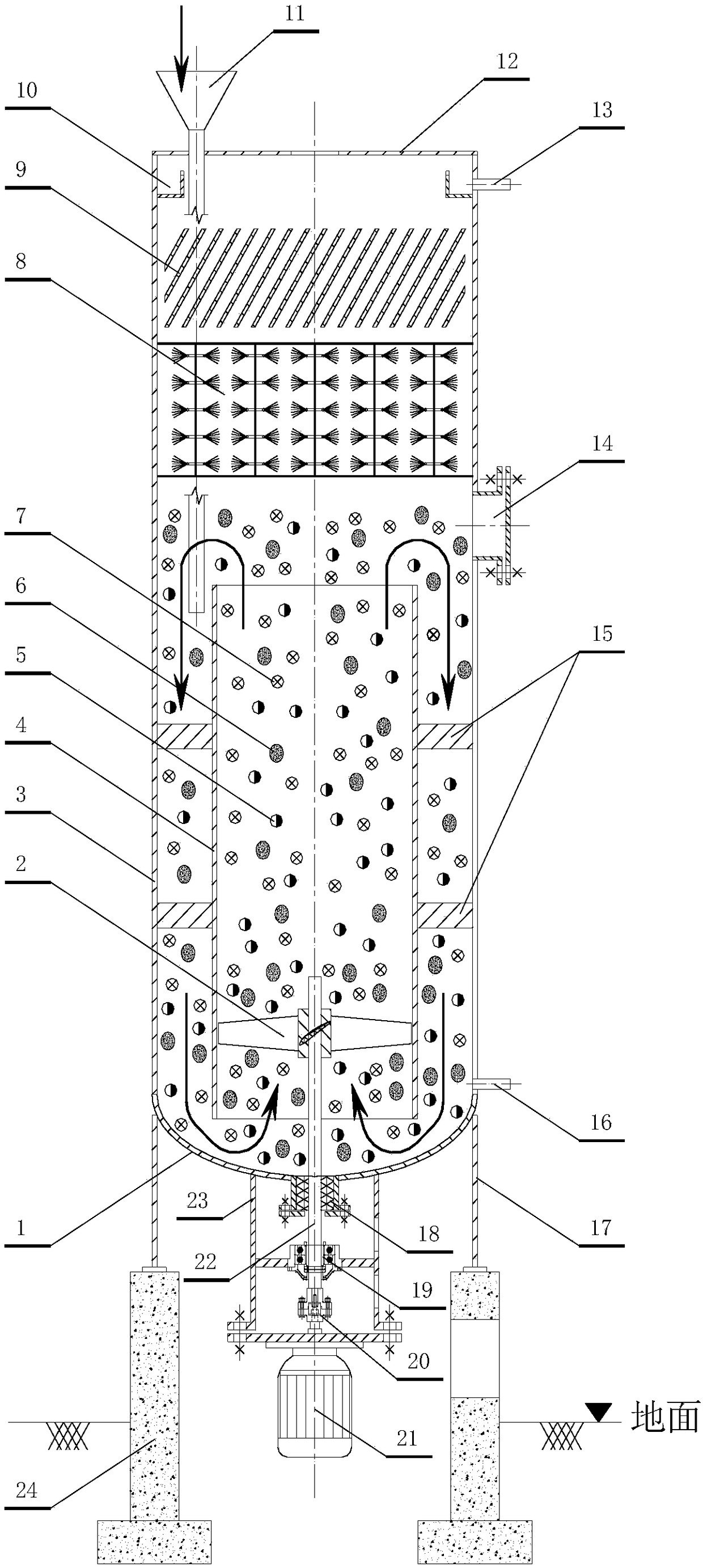 Loading cycle anaerobic organism water treatment device and enhanced anaerobic water treatment method