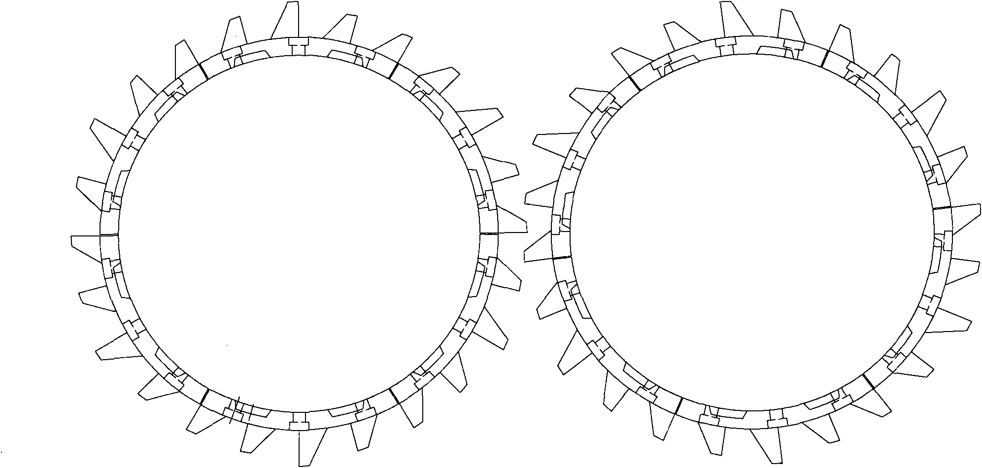 Double-geared roller clay crusher