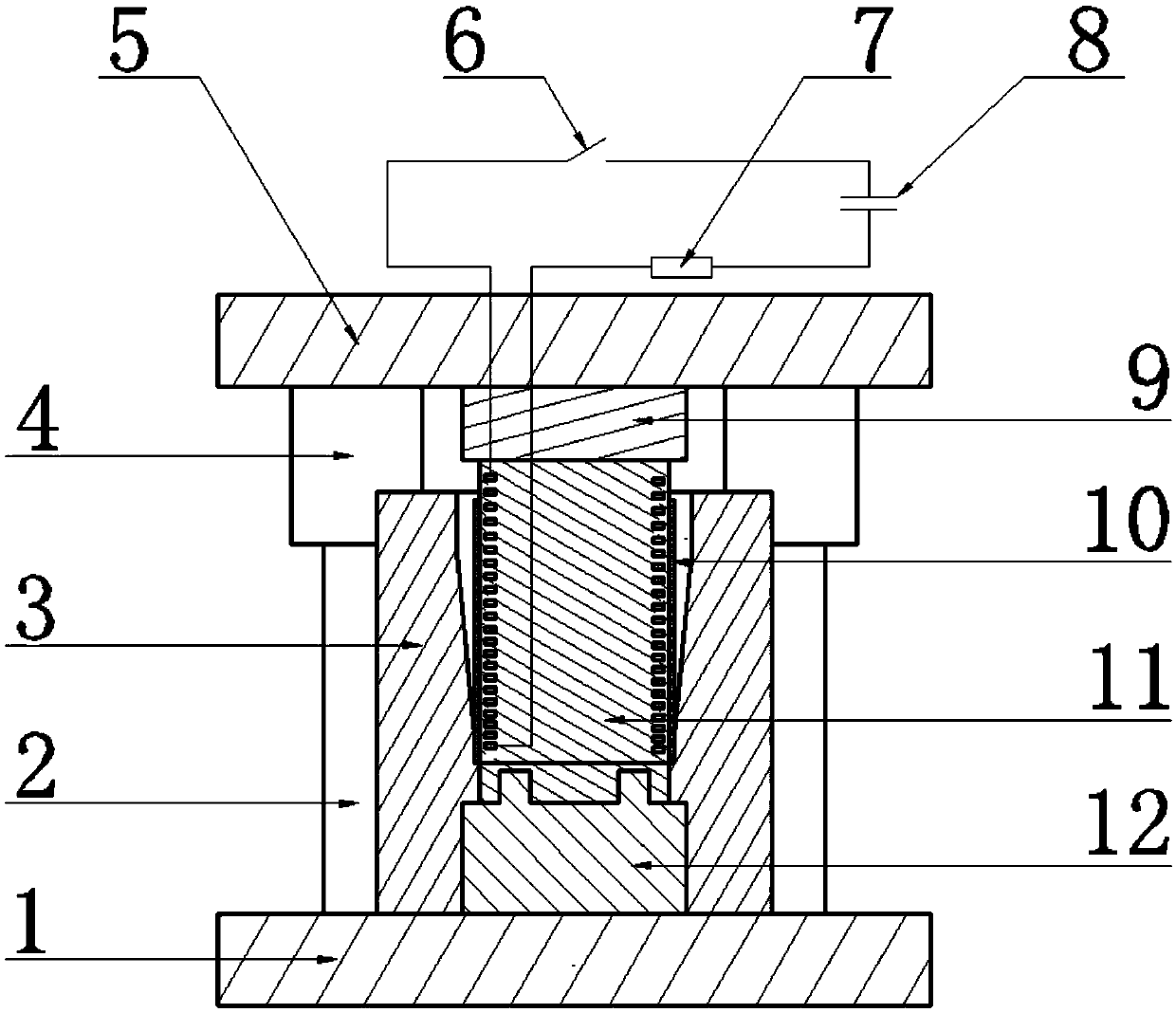 A pipe electromagnetic expansion forming device and method