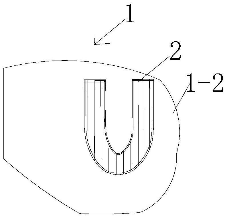 Three-dimensional mask beneficial to rapid and automatic production and production method thereof