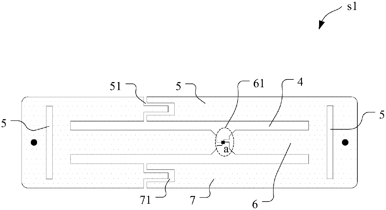 Radio frequency identification (RFID) label and RFID label antenna