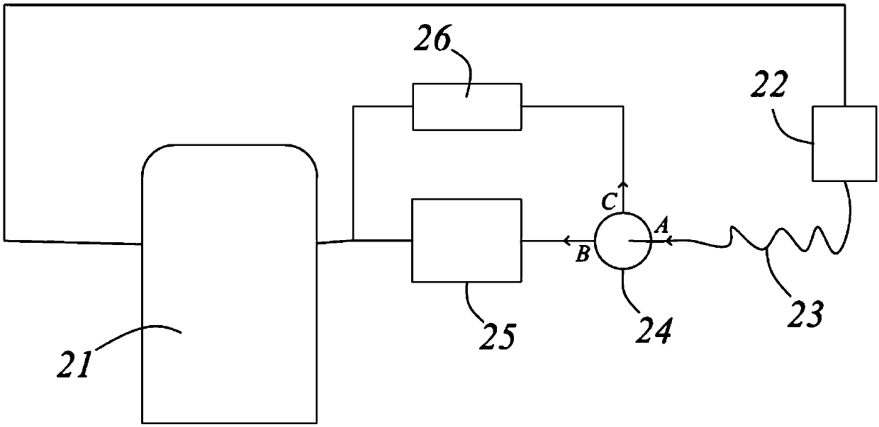 Refrigerator noise reduction refrigeration system and refrigerator with same