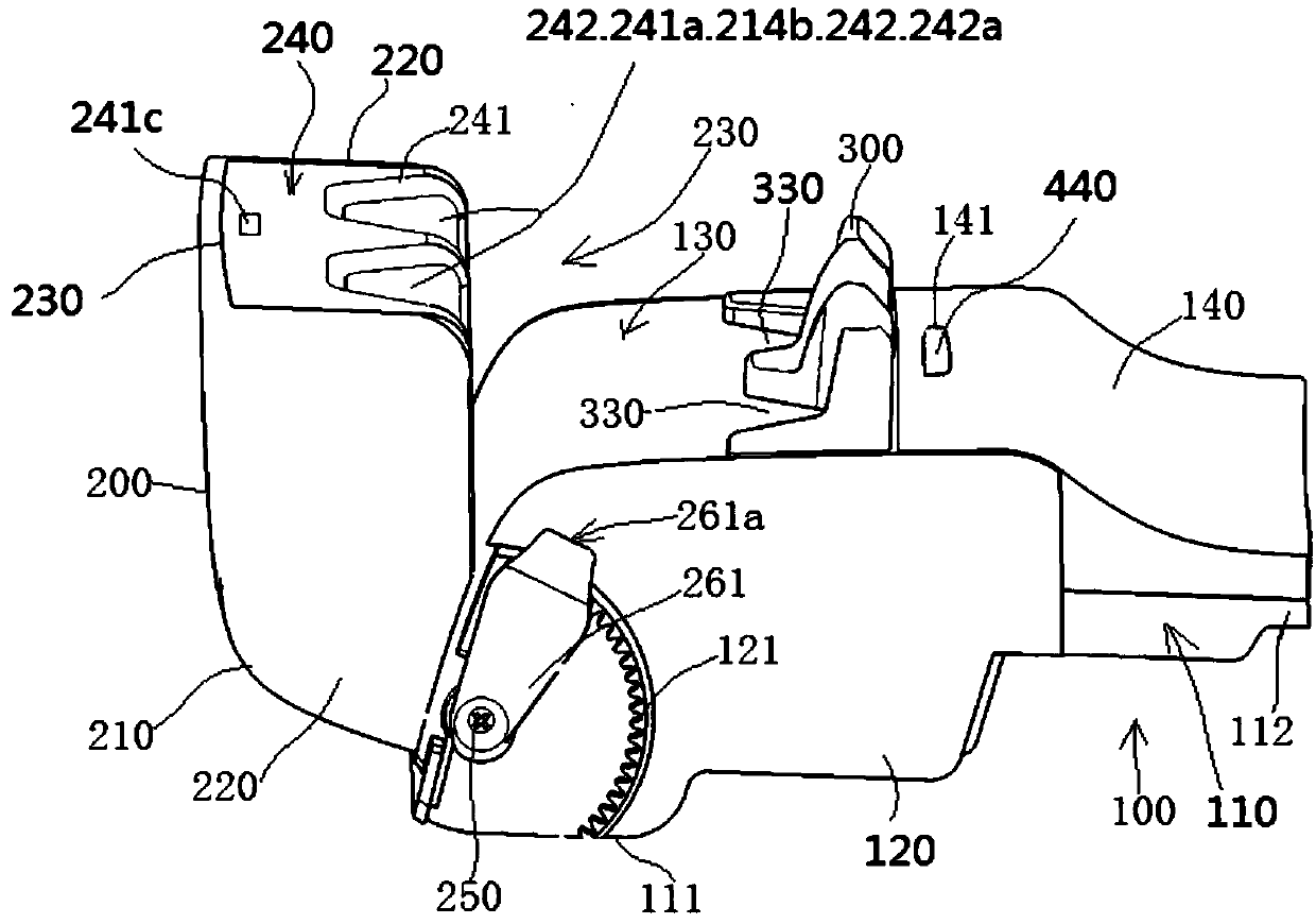 A cup holder clamping mechanism