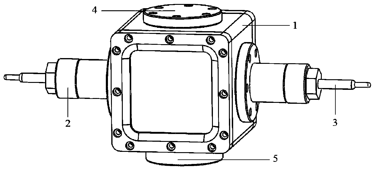 A low boiling point insulating liquid insulation characteristic test chamber