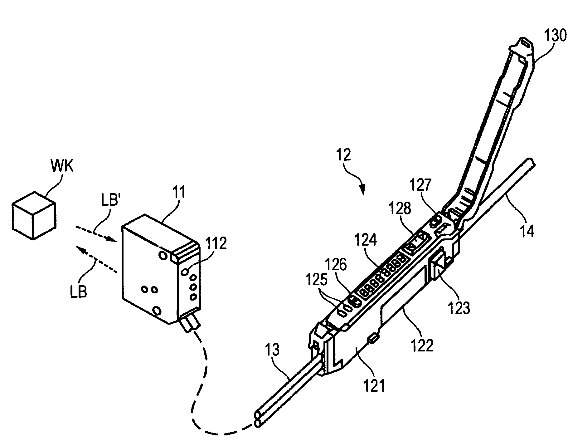 Position sensitive photoelectric sensor and method of setting reference distance in the same