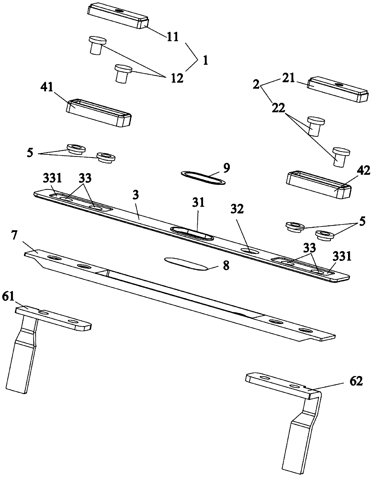 Structure and method for assembling battery top cover and pole