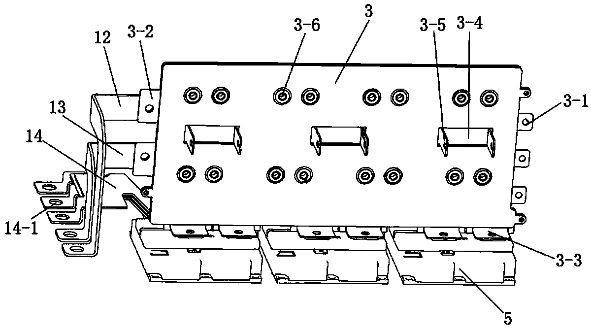 Novel power conversion unit allowing laminated coating row and composite busbar to be used in hybrid mode