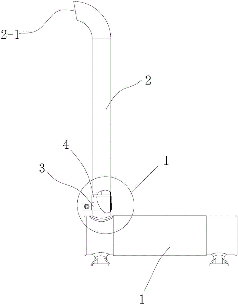 Connecting structure for connecting silencer and silencer tail pipe of corn harvester