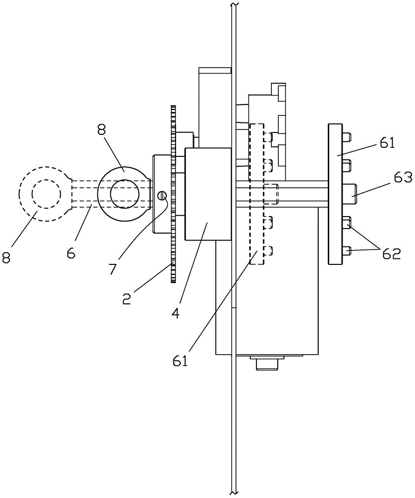 Quick replacement device for dust box of sweeping vehicle