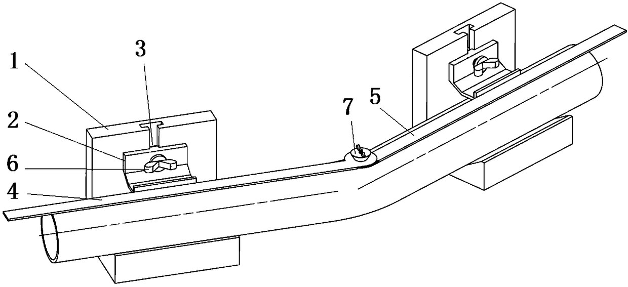 Marking device and method used for steel tube elbow