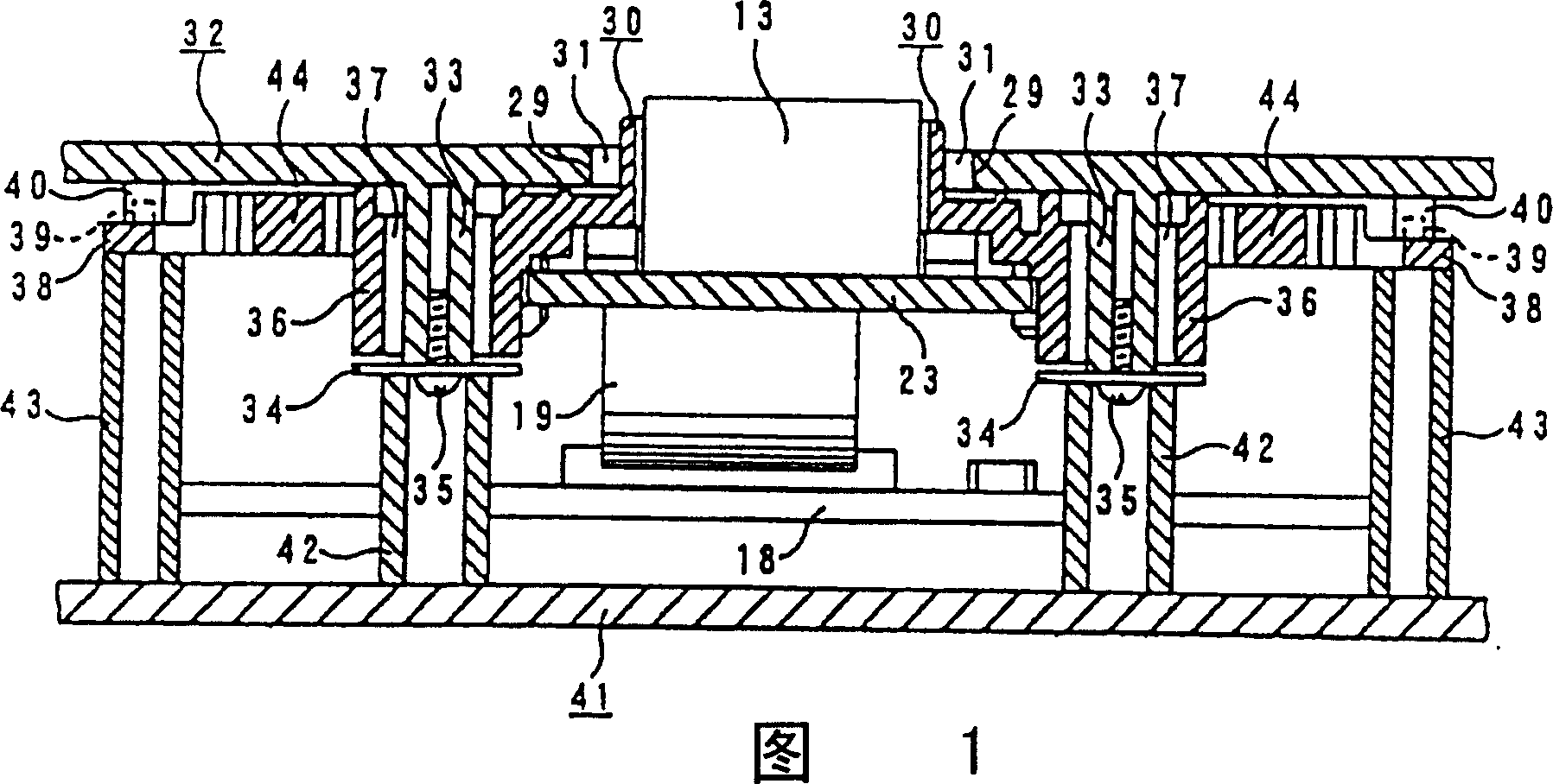 Connector with floating structure