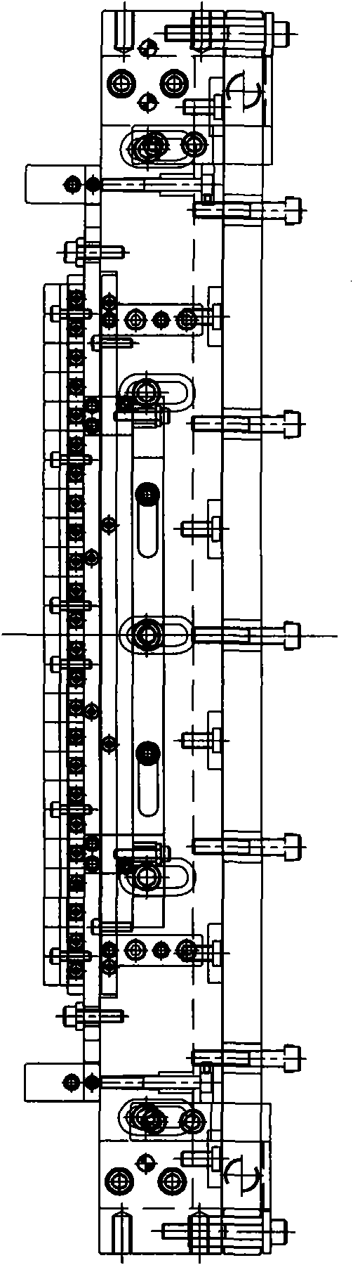 Moving adjusting mechanism for transverse cutting sub-die