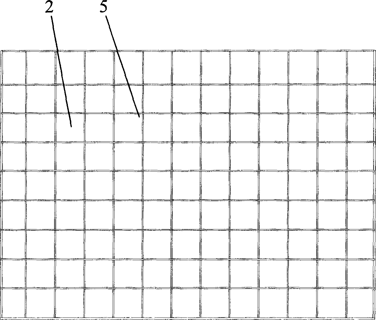 Three-dimensional curved surface covering forming method and die for streamline locomotive cab