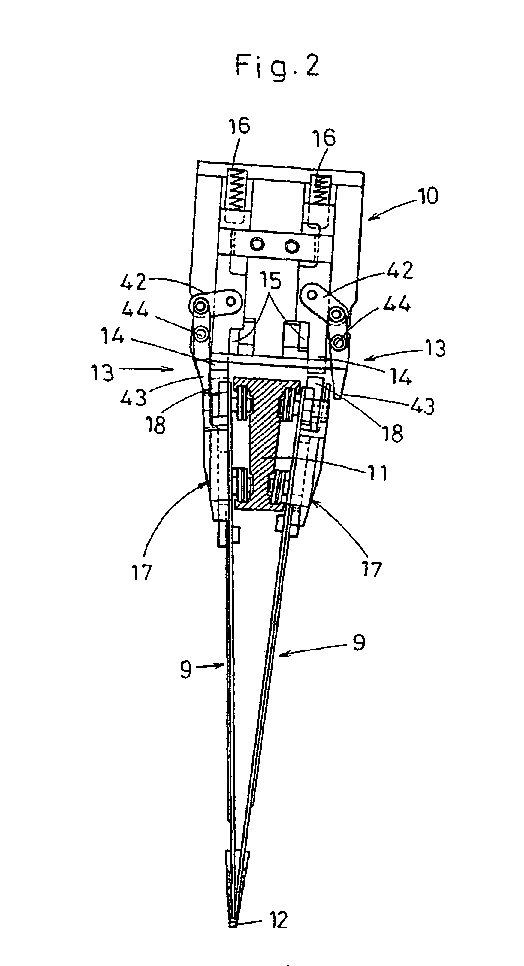 Yarn feeders of flat knitting machine