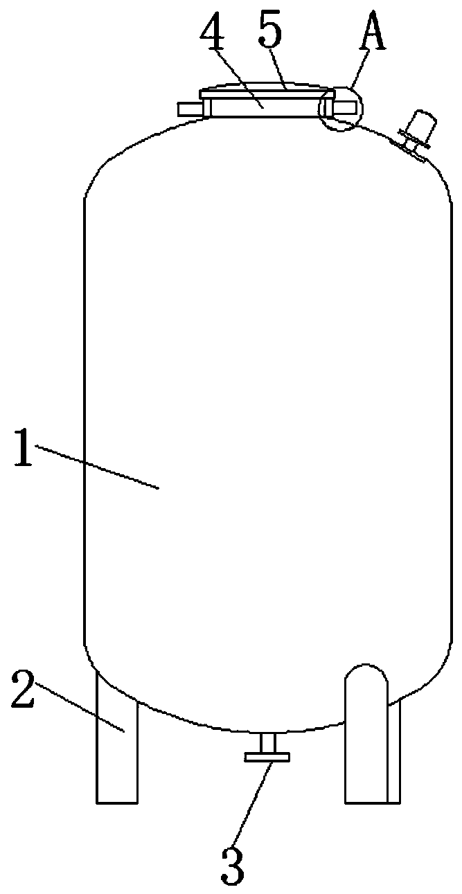 Storage tank facilitating cleaning and liquid injection and free of affecting normal work