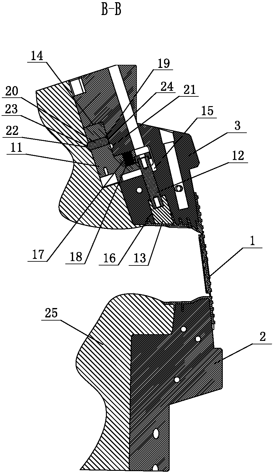 High-efficiency forming device for airbag baffle