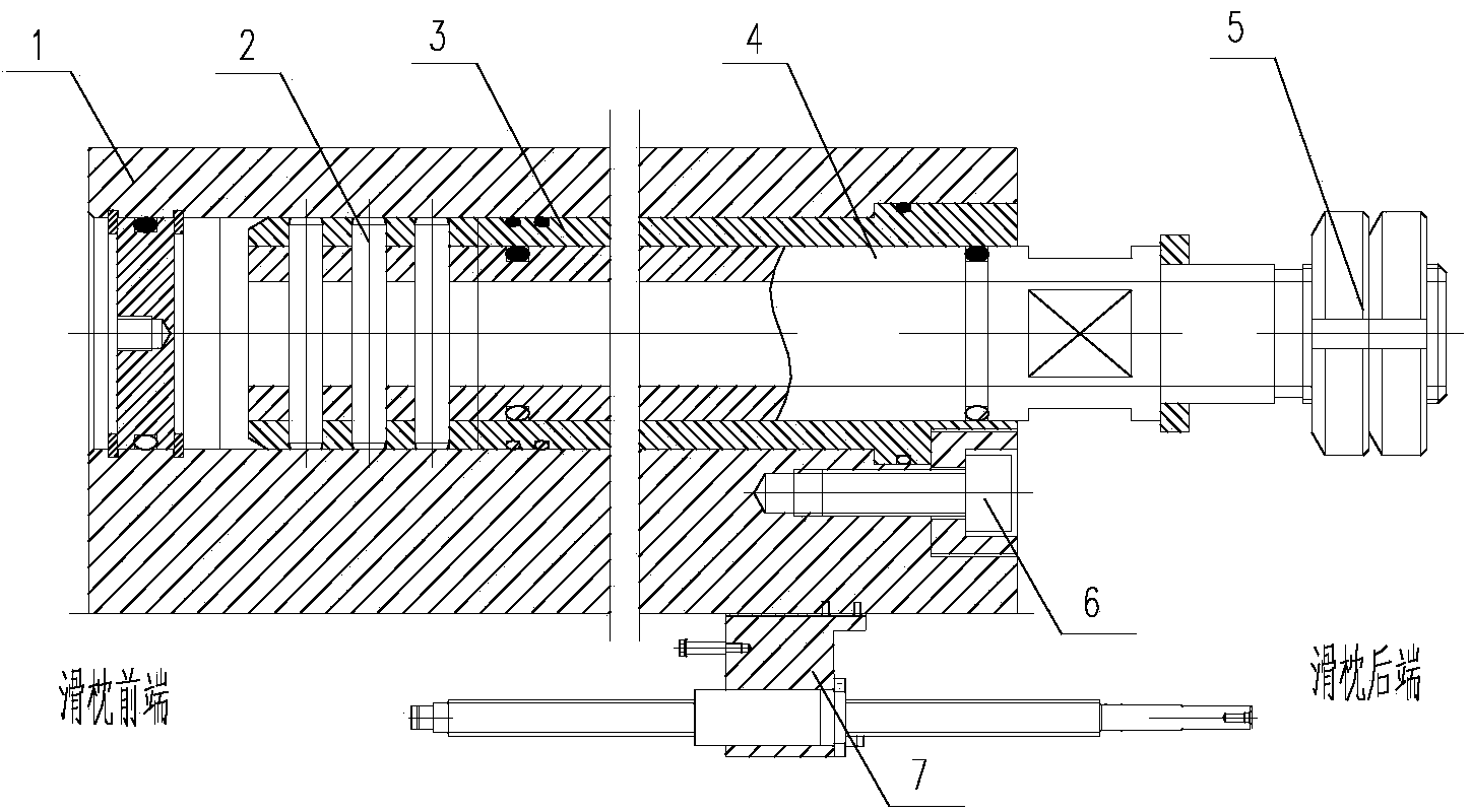 Device for measuring thermal elongation of ram based on texture thermal elongation difference property