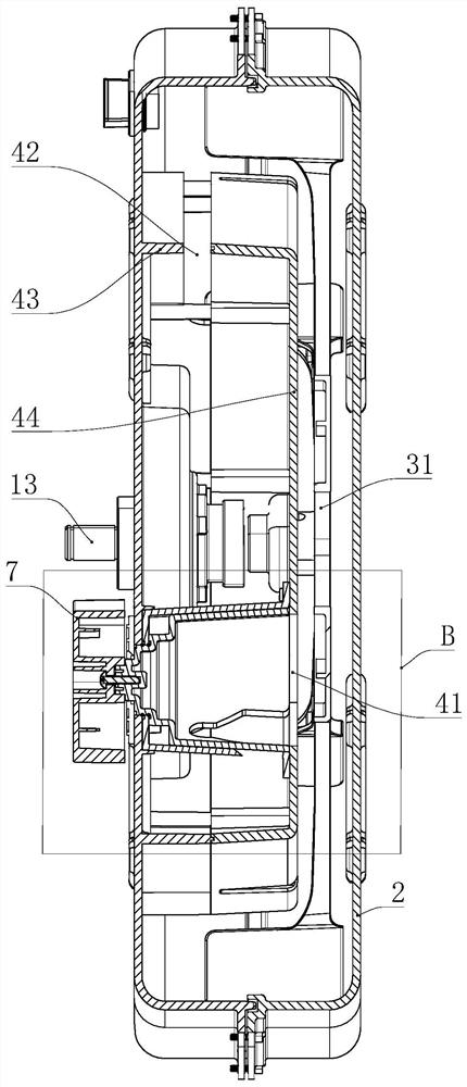 Spin bike capable of adjusting water resistance