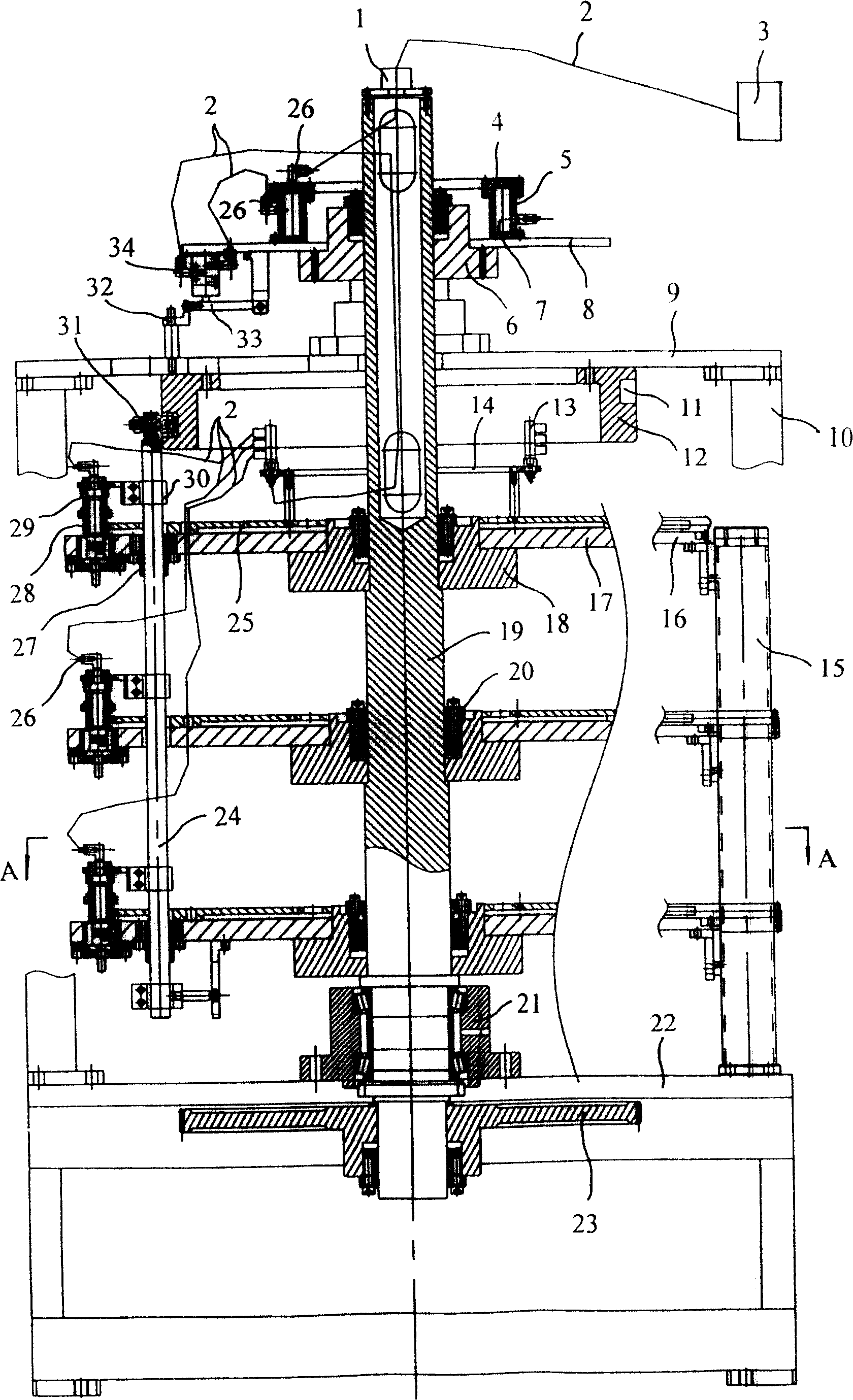 Alkaline dry battery electrolyte vacuum absorption device