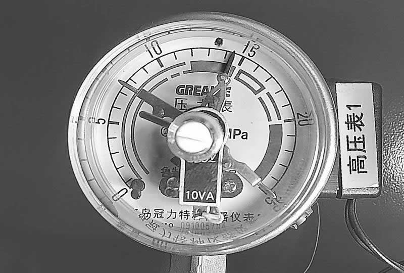 Method and system for monitoring operation state of pressure gauge of oil-discharging nitrogen-injecting fire-extinguishing device