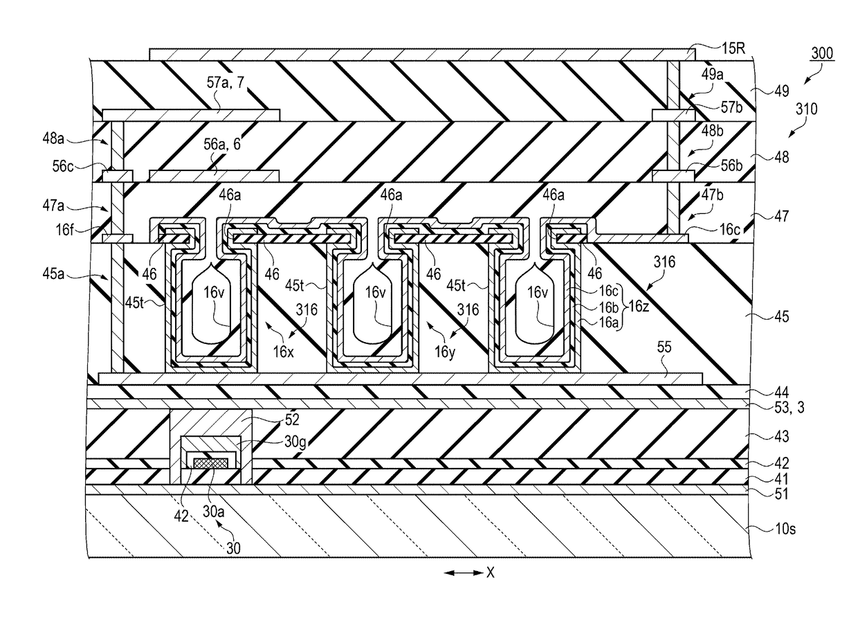 Electro-optical device, method of manufacturing electro-optical device, and electronic apparatus