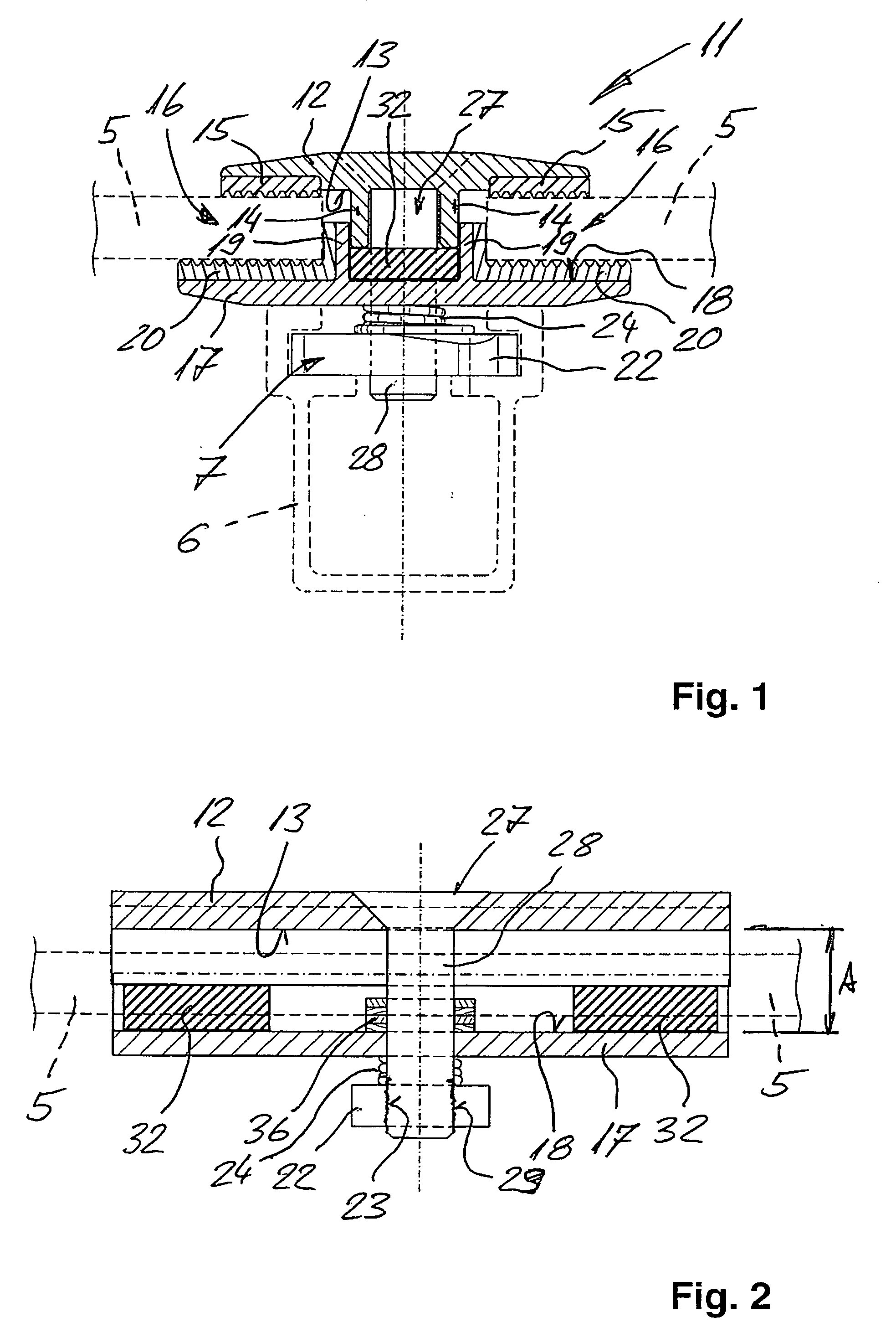 Mounting device for securing plate-shaped elements