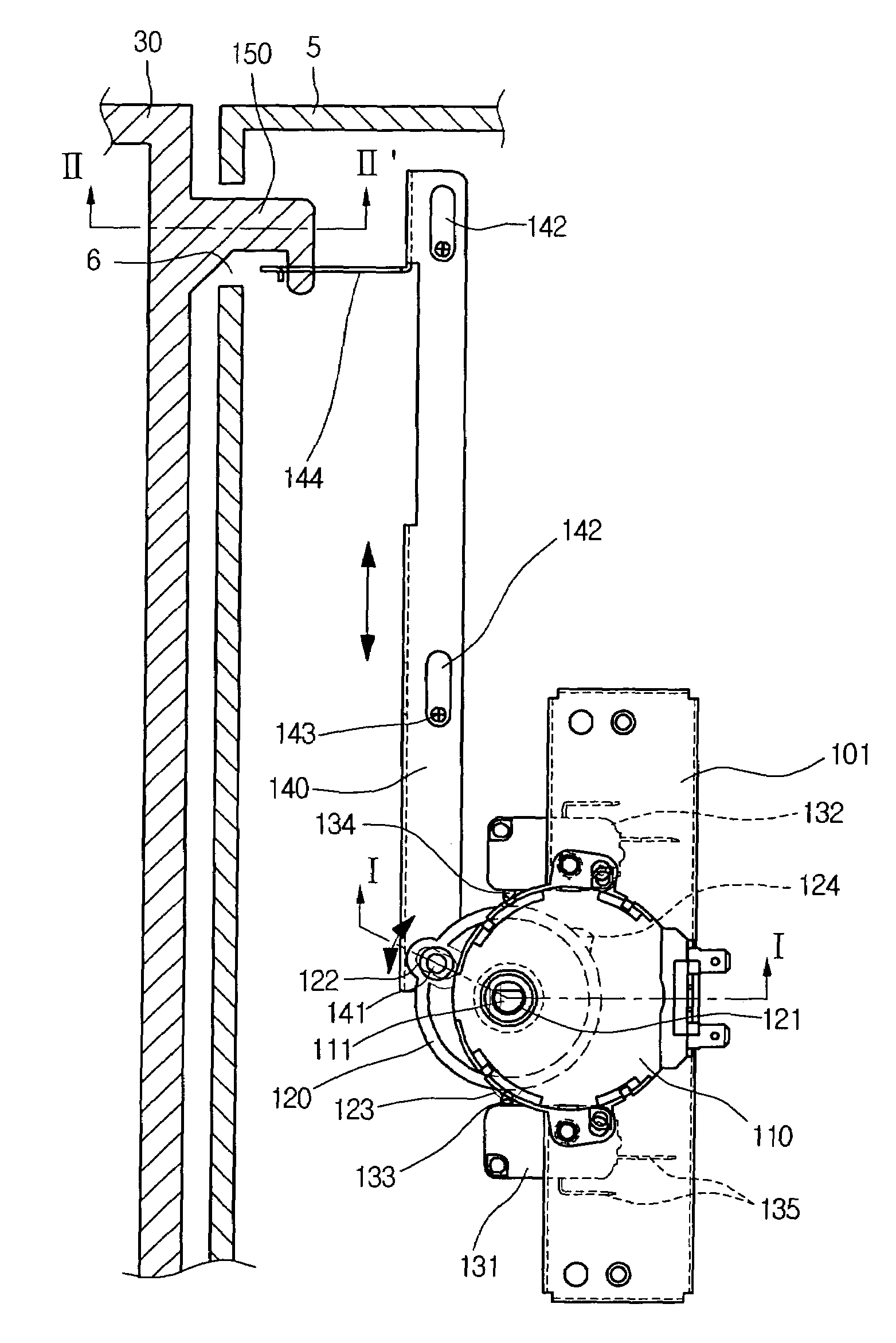 Door opening and closing system in electric oven