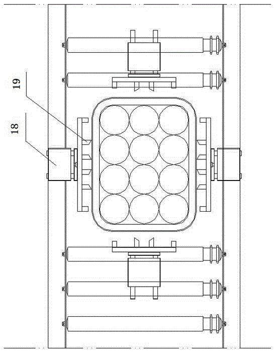 Liquid inoculation machine suitable for inoculation of pit fungus bags and sponge plugging device