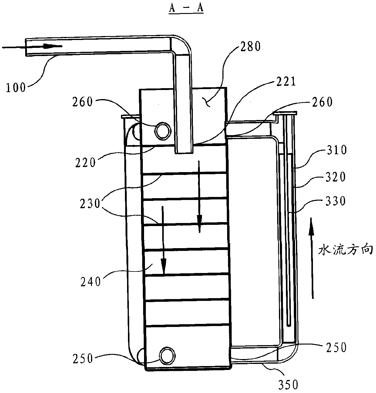 Device and method for comprehensively treating water body