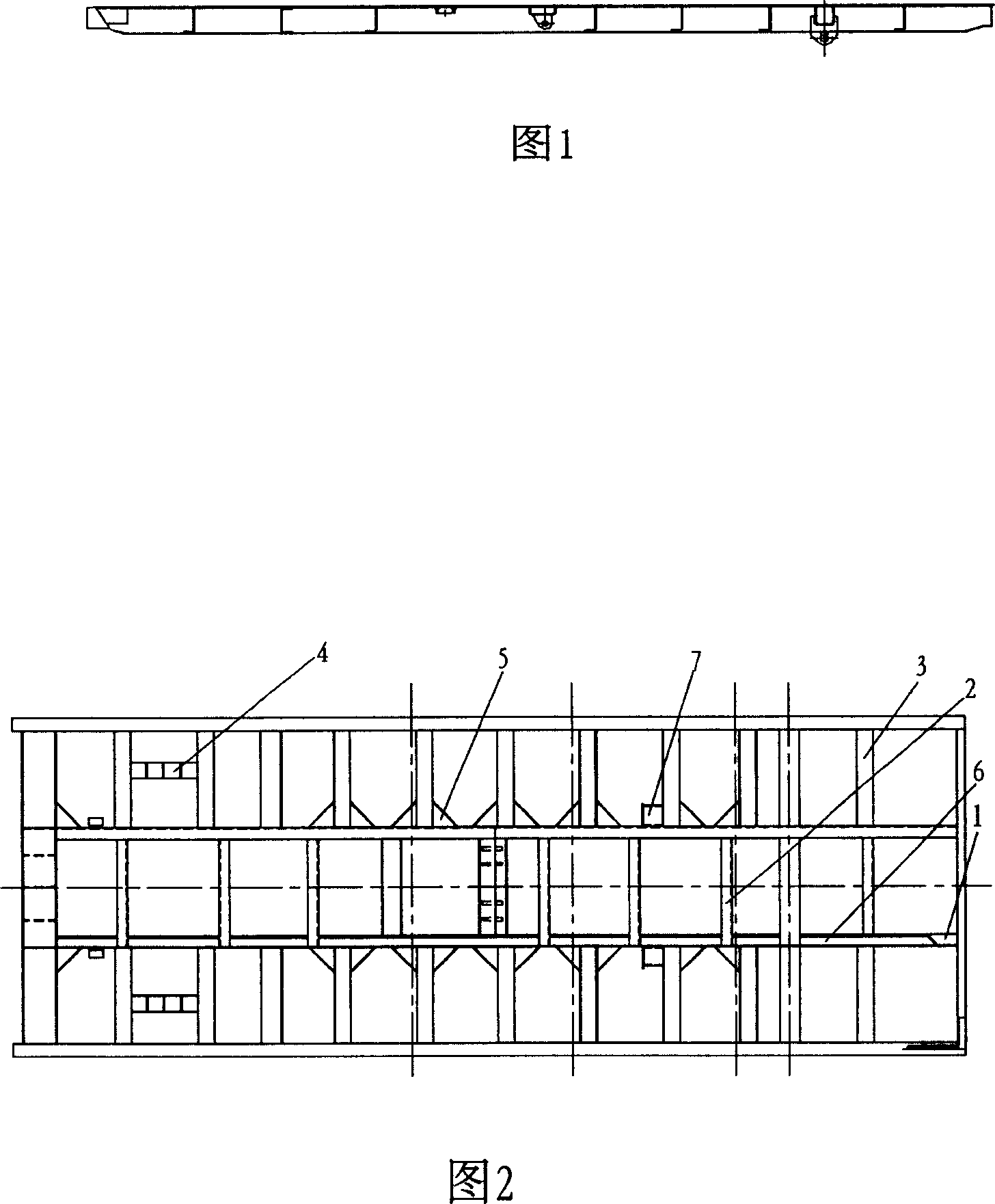 Dumper truck and its carriage underbed