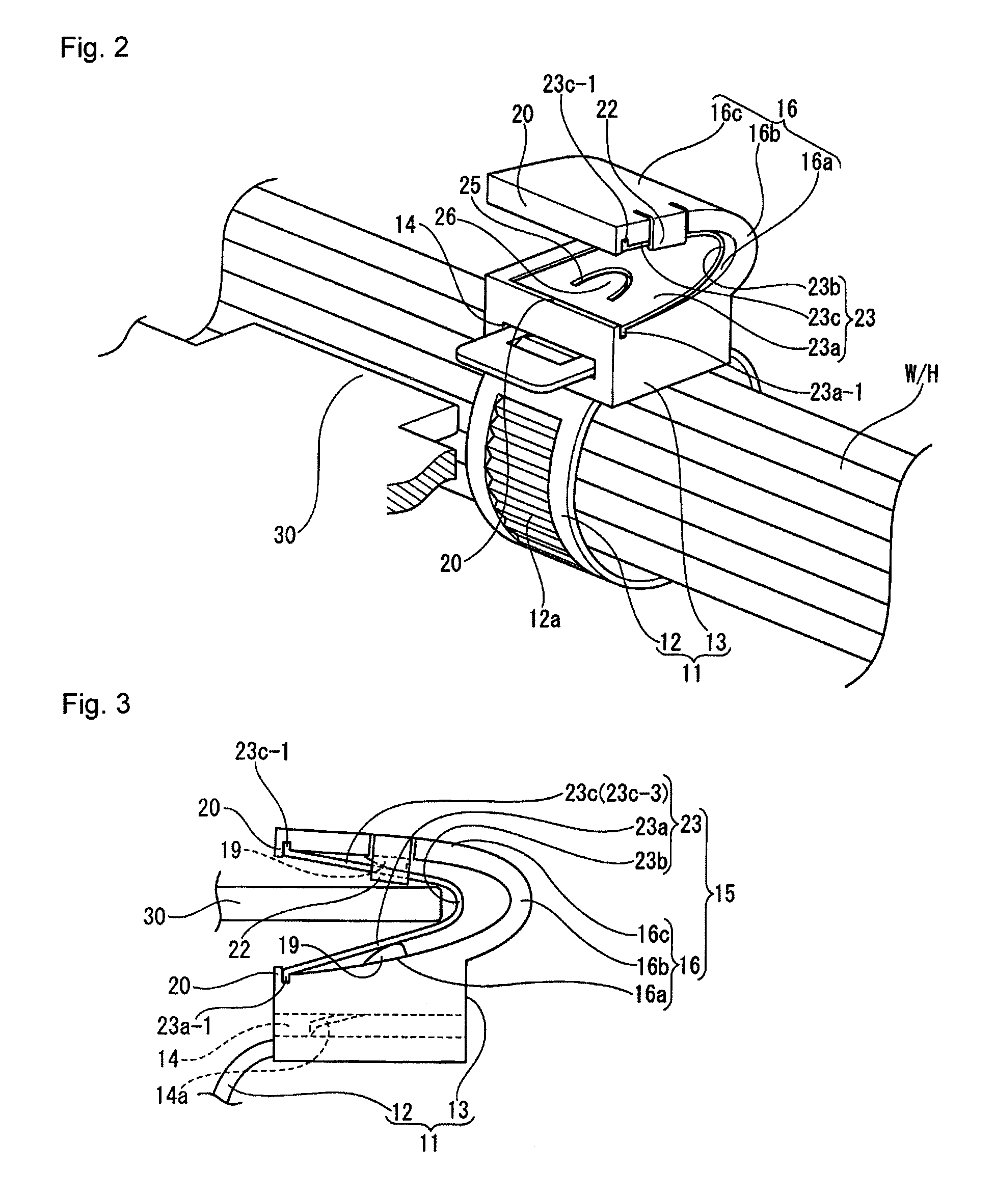 Wire harness clip and method of mounting wire harness clip onto vehicle