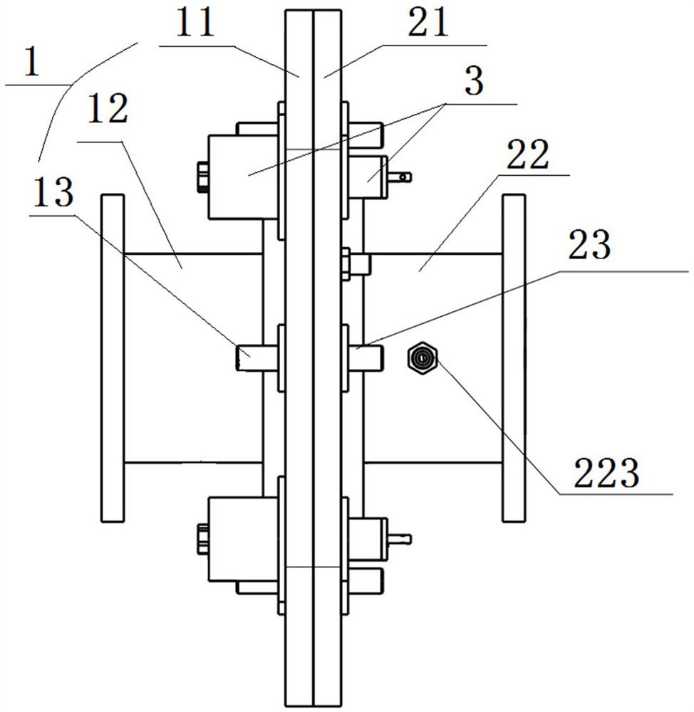 A connector and cryogenic rocket system