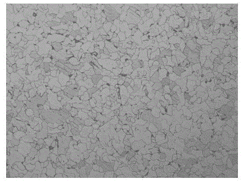 Low-cost low-yield-strength anti-knock steel and production method thereof