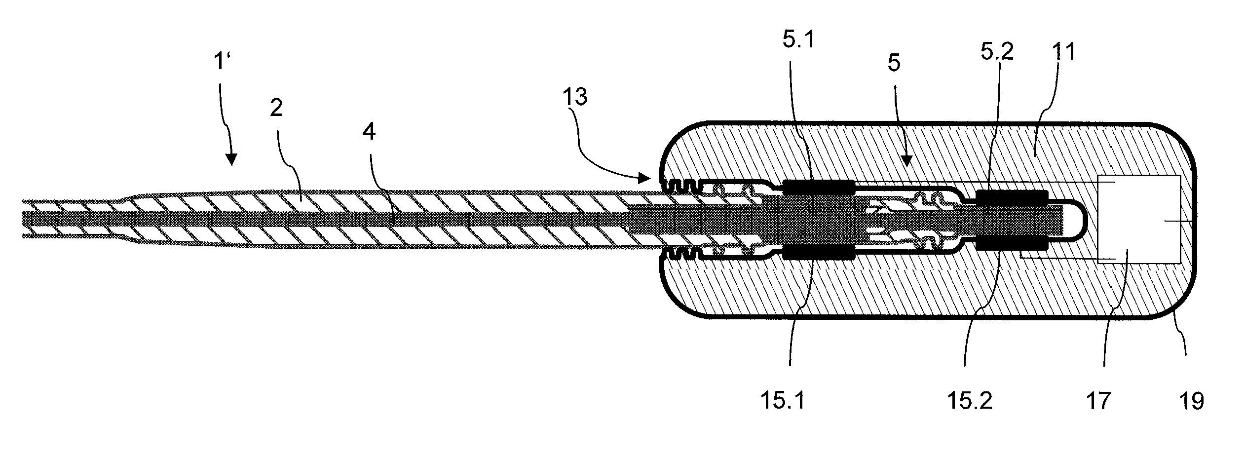 Field decoupling element for use with an implantable line and implantable medical device