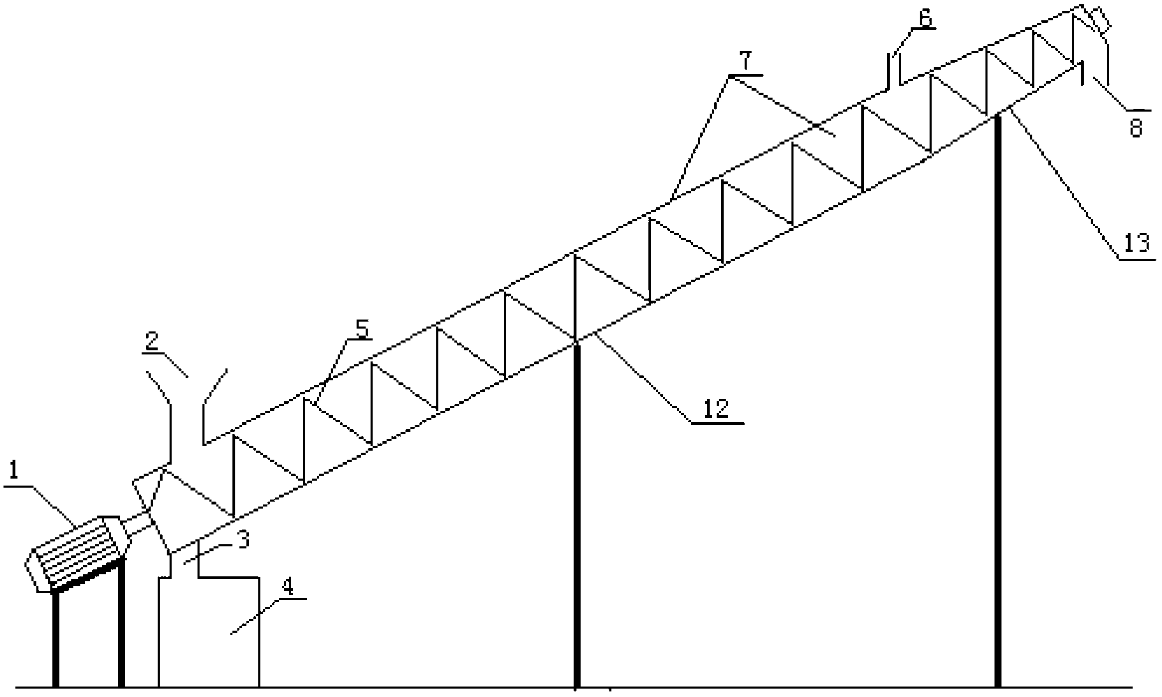 Method and device for continuously extracting starch in corn fiber skin by enzymic method