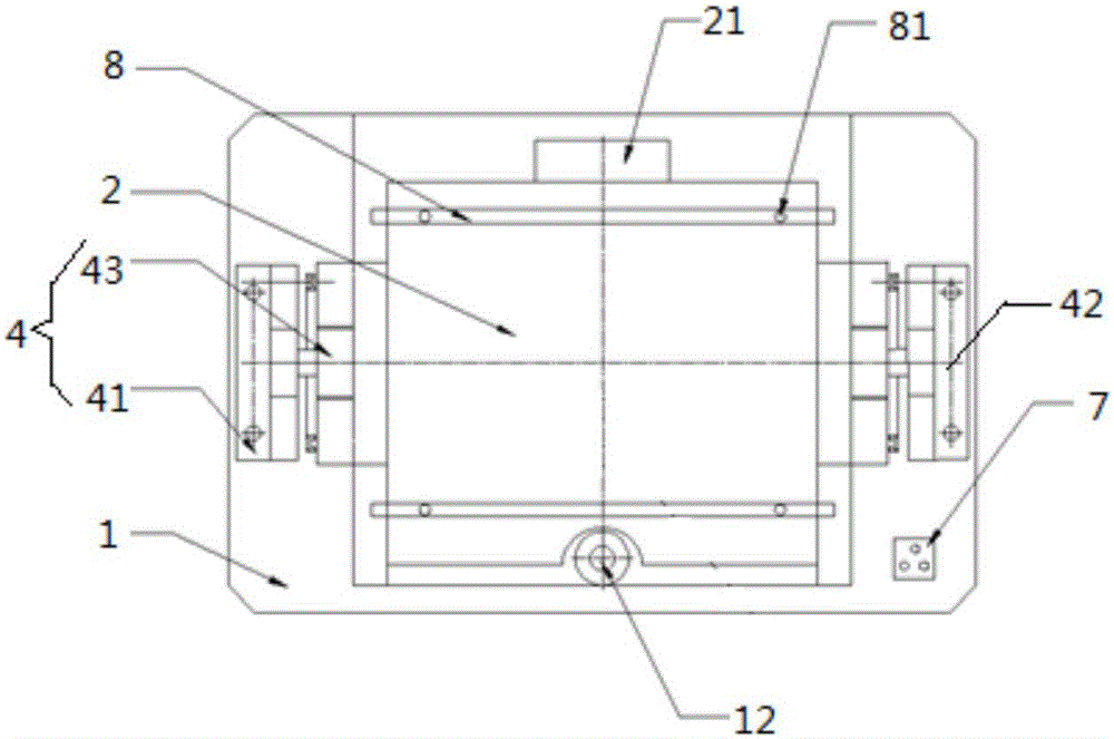 Sheet-shaped-ceramic forming device and use method thereof