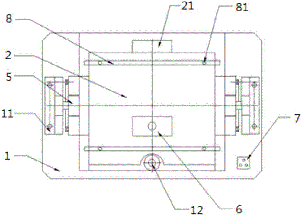 Sheet-shaped-ceramic forming device and use method thereof