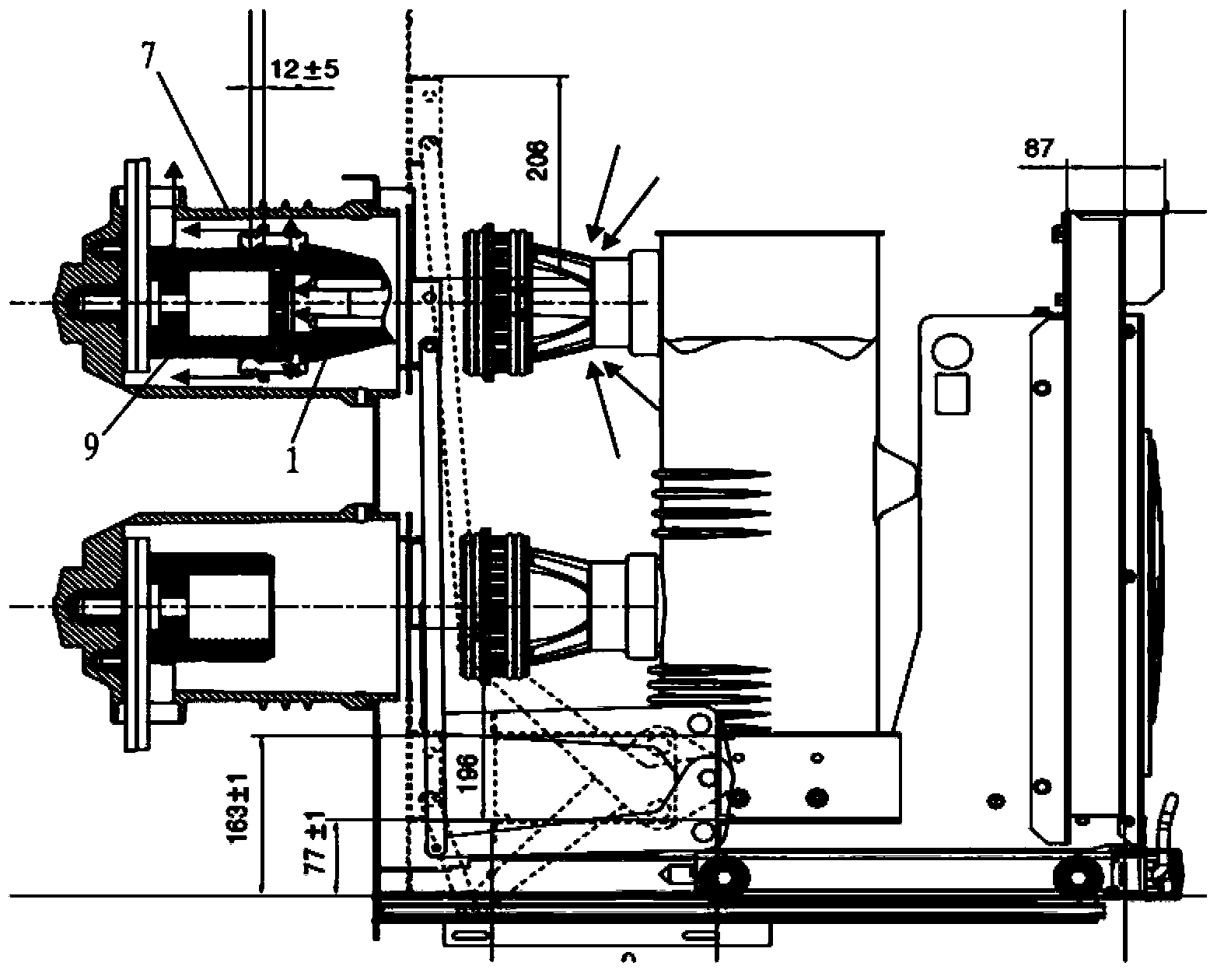 Air cooling structure for circuit breaker