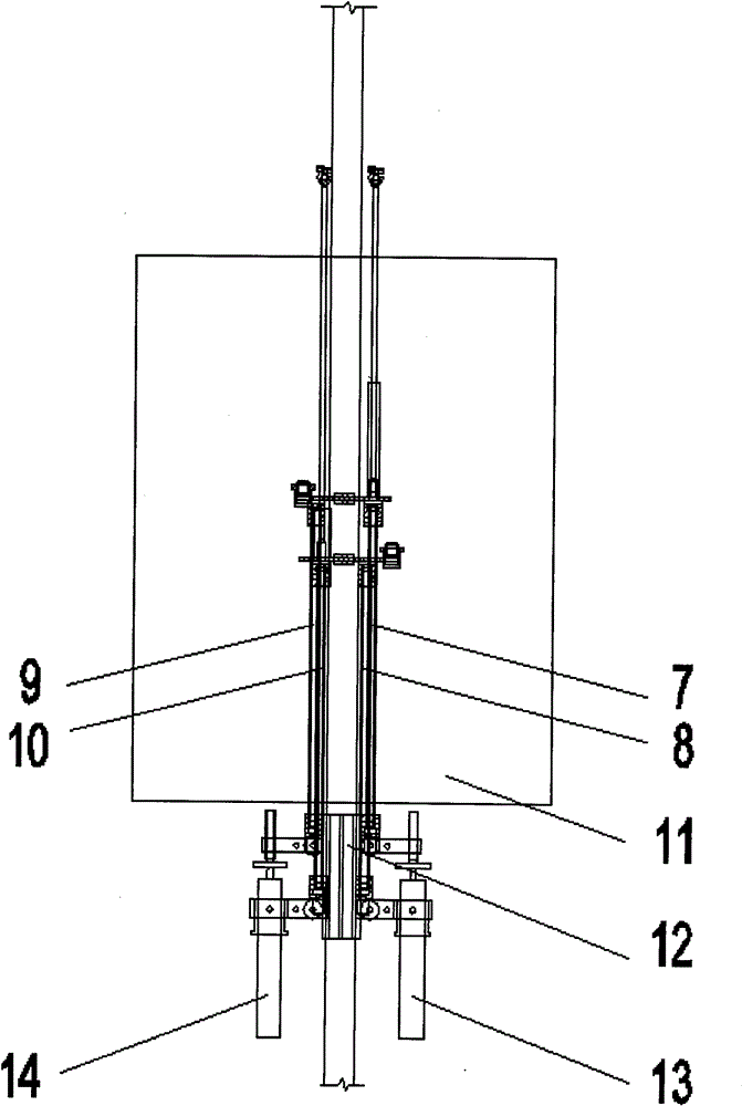 A deformation measuring device for a boss-free metal material high-temperature tensile test