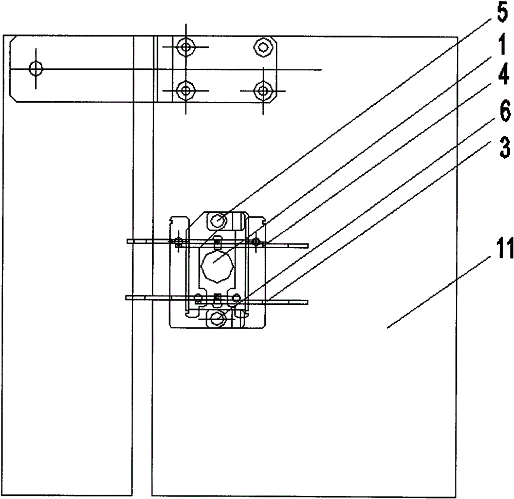 A deformation measuring device for a boss-free metal material high-temperature tensile test