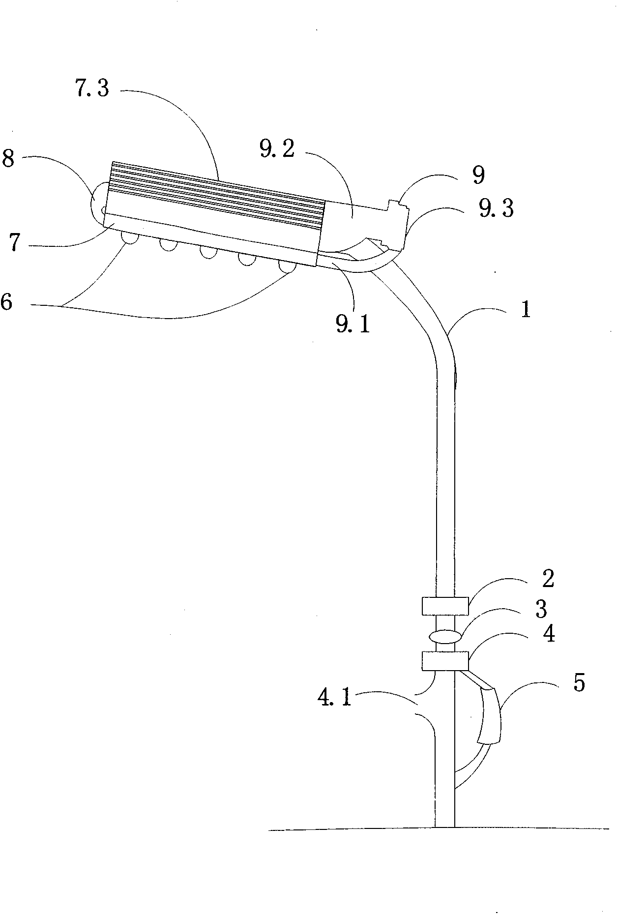 Maintenance-free active heat radiating system of LED (Light Emitting Diode) lamp